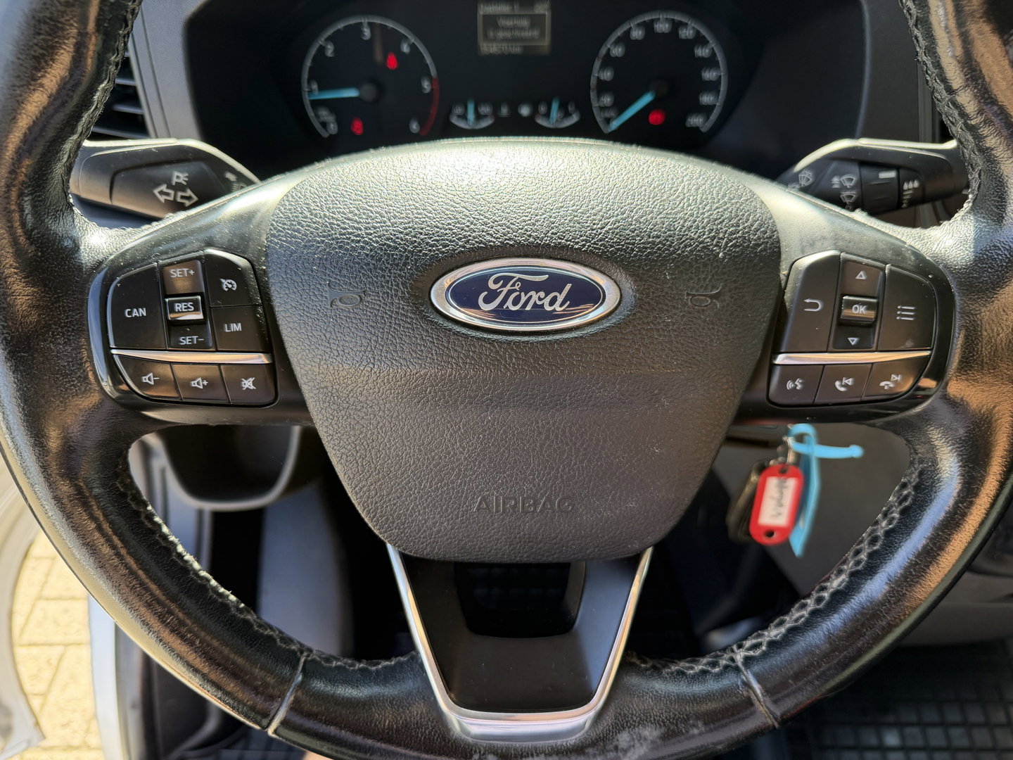 Ford Transit Custom 280 2.0 TDCI L1H1 Trend / euro 6 / bpm vrij / vaste prijs rijklaar € 13.950 ex btw / wordt afgeleverd met nieuwe distributie riem / airco / cruise / camera / imperial