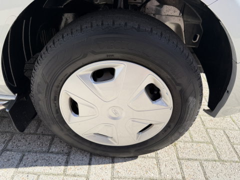 Ford Transit Custom 280 2.0 TDCI L1H1 Trend / euro 6 / bpm vrij / vaste prijs rijklaar € 13.950 ex btw / wordt afgeleverd met nieuwe distributie riem / airco / cruise / camera / imperial