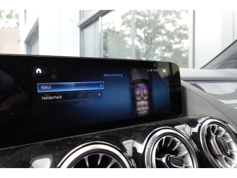 Mercedes-Benz GLA 220 d PANO KEYLESS CAM