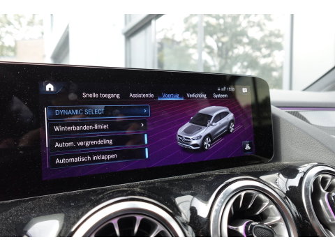 Mercedes-Benz GLA 220 d PANO KEYLESS CAM