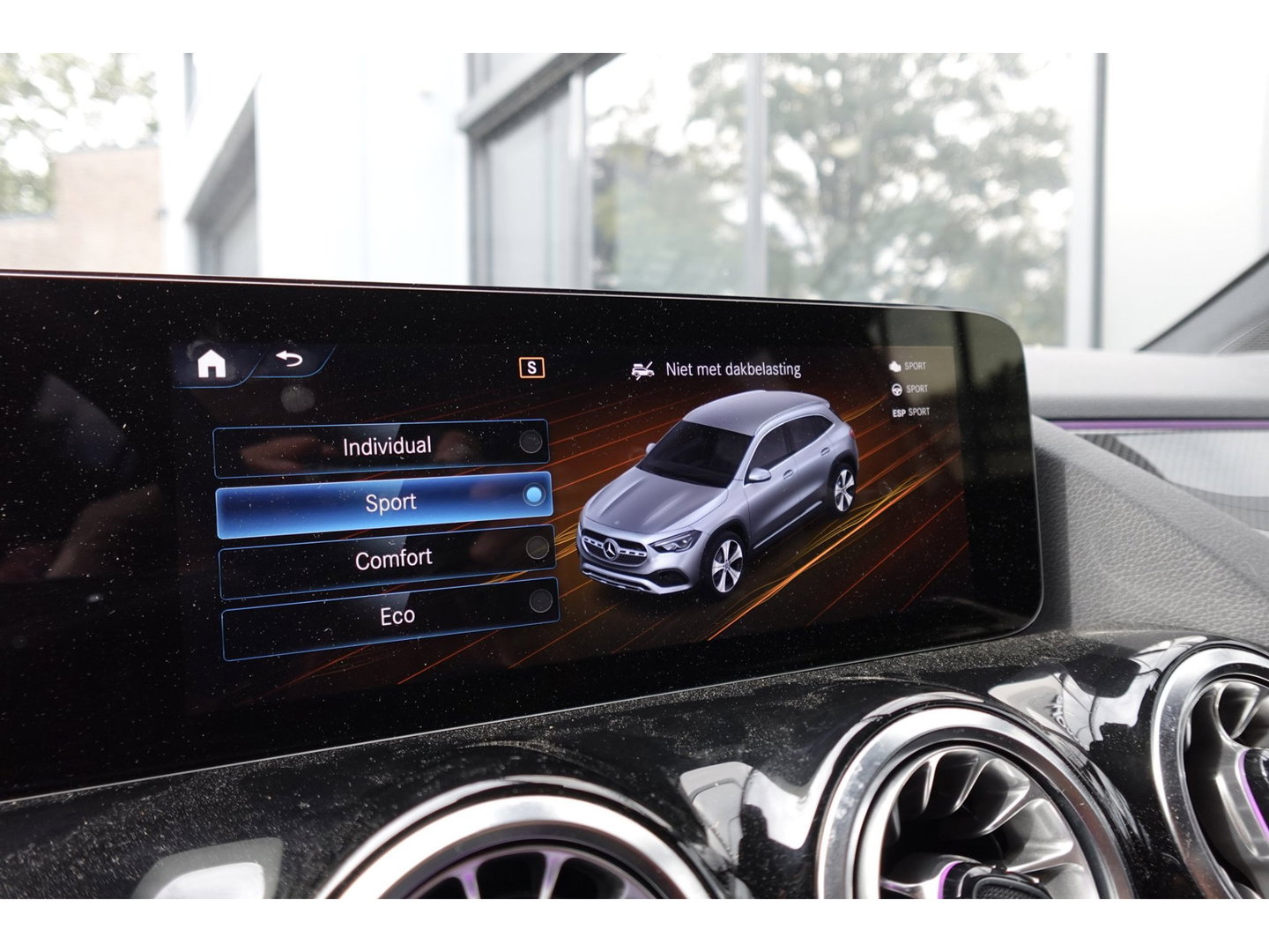 Mercedes-Benz GLA 220 d PANO KEYLESS CAM