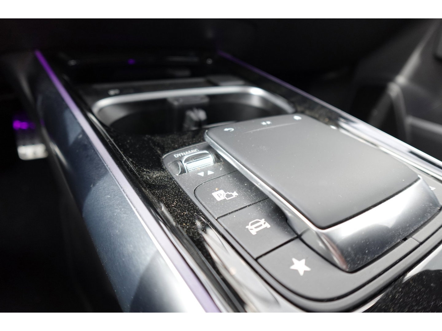 Mercedes-Benz GLA 220 d PANO KEYLESS CAM
