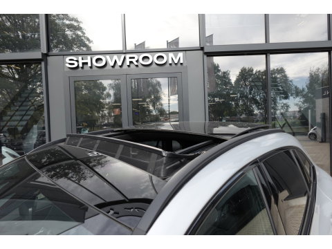 Mercedes-Benz GLA 220 d PANO KEYLESS CAM