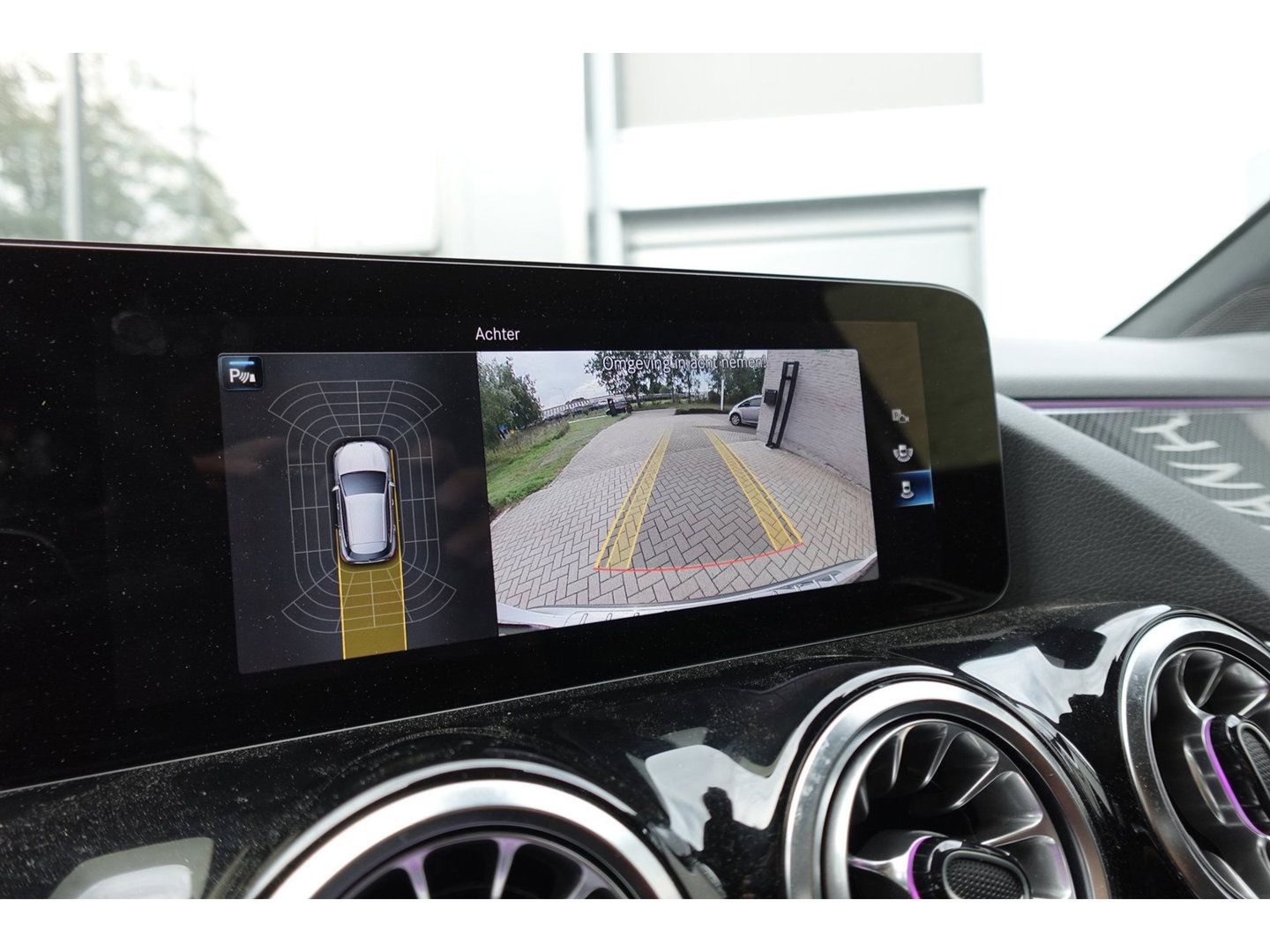 Mercedes-Benz GLA 220 d PANO KEYLESS CAM