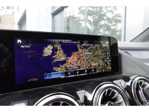 Mercedes-Benz GLA 220 d PANO KEYLESS CAM