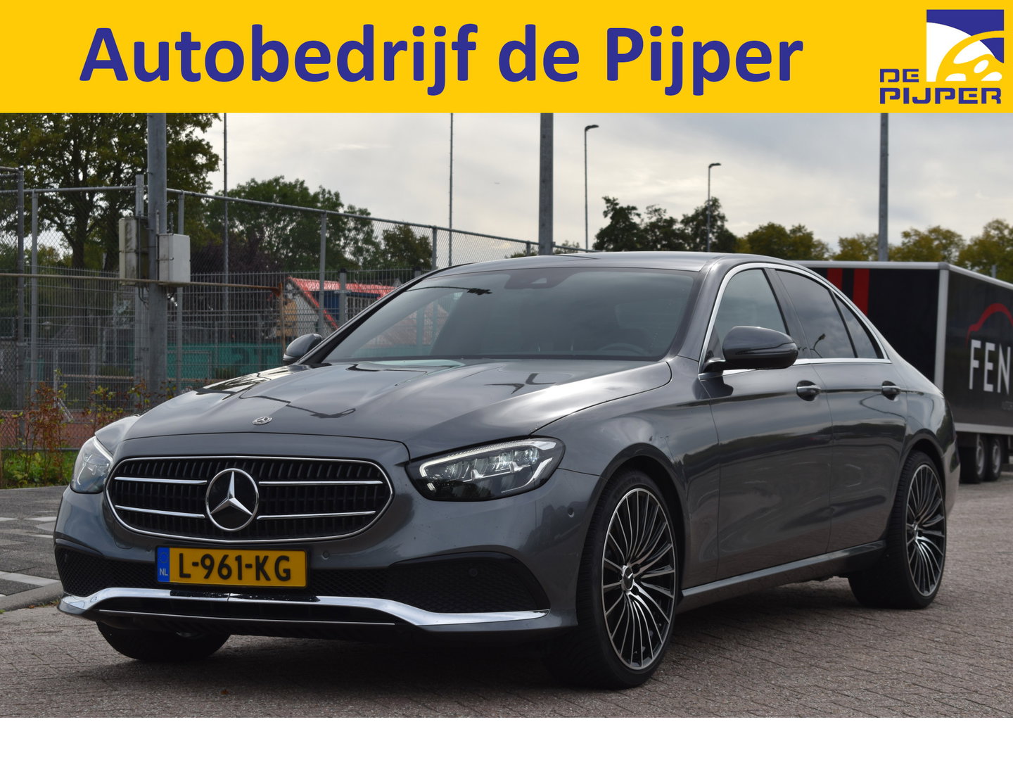 Mercedes-Benz E-Klasse 200 Exclusive Line Advantage Facelift | Afn.trekhaak | Camera | Sfeerverlichting | Carplay | Virtual cockpit | Stoelverwarming | LED