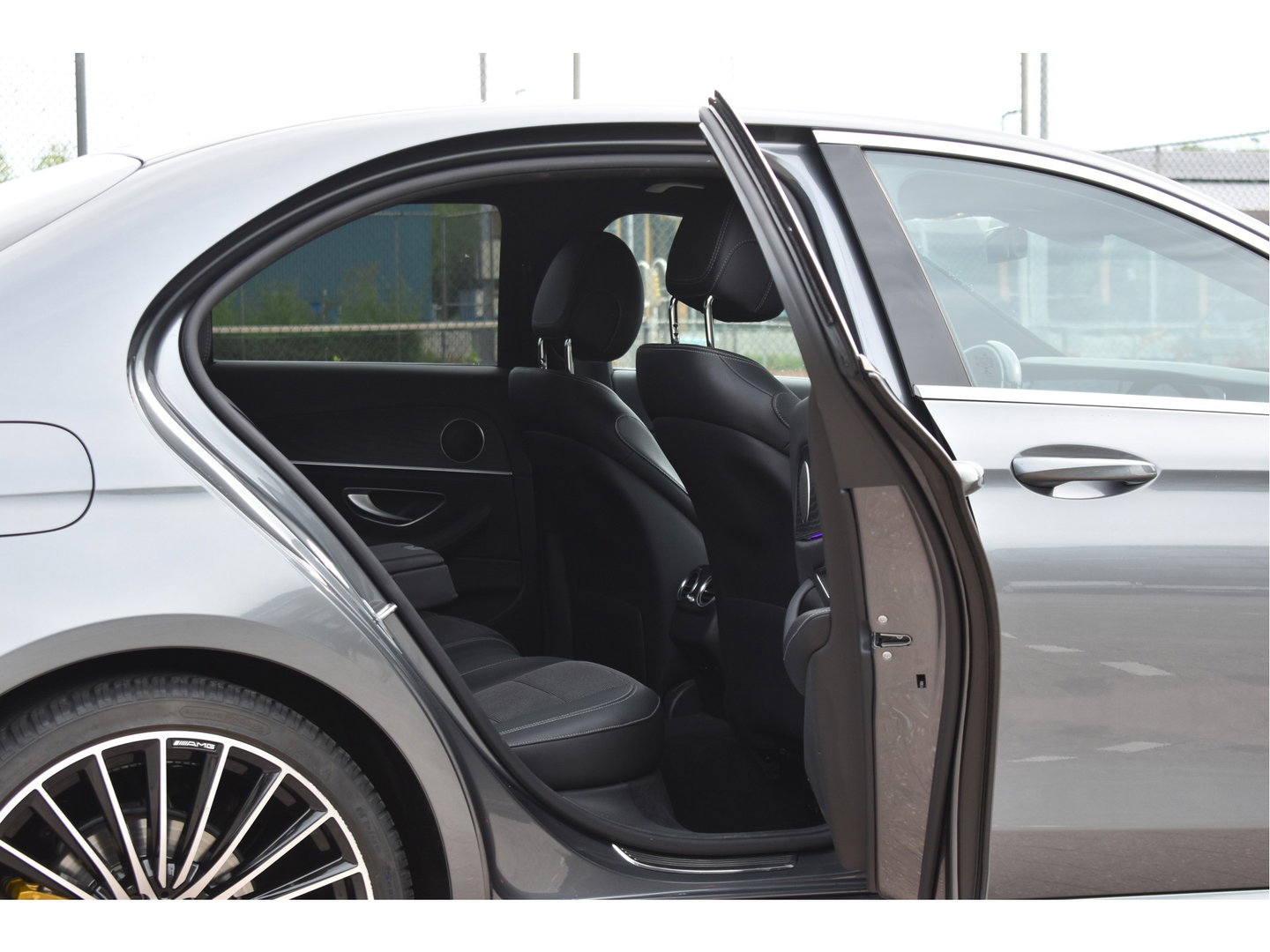 Mercedes-Benz E-Klasse 200 Exclusive Line Advantage Facelift | Afn.trekhaak | Camera | Sfeerverlichting | Carplay | Virtual cockpit | Stoelverwarming | LED