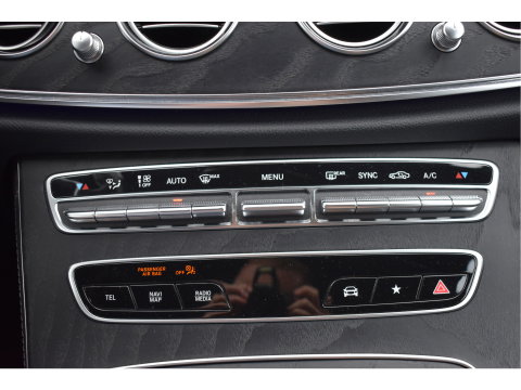Mercedes-Benz E-Klasse 200 Exclusive Line Advantage Facelift | Afn.trekhaak | Camera | Sfeerverlichting | Carplay | Virtual cockpit | Stoelverwarming | LED
