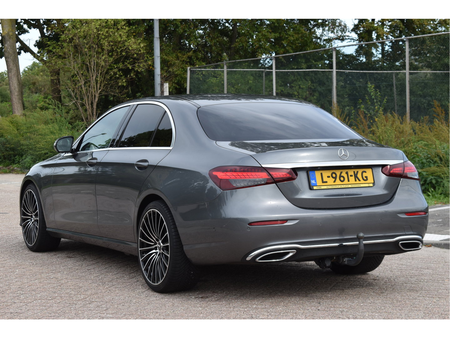 Mercedes-Benz E-Klasse 200 Exclusive Line Advantage Facelift | Afn.trekhaak | Camera | Sfeerverlichting | Carplay | Virtual cockpit | Stoelverwarming | LED