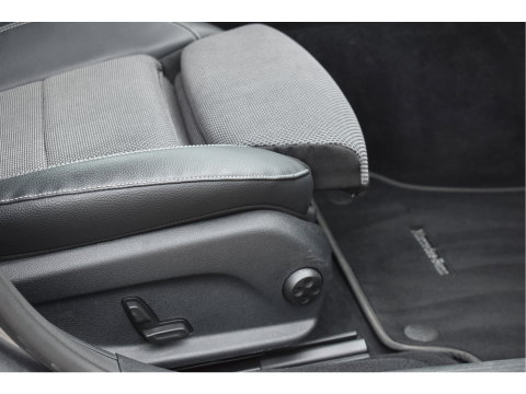 Mercedes-Benz E-Klasse 200 Exclusive Line Advantage Facelift | Afn.trekhaak | Camera | Sfeerverlichting | Carplay | Virtual cockpit | Stoelverwarming | LED