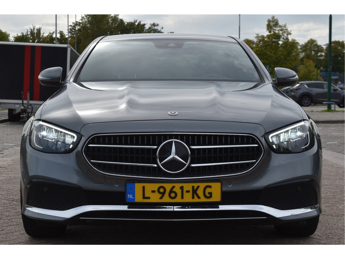 Mercedes-Benz E-Klasse 200 Exclusive Line Advantage Facelift | Afn.trekhaak | Camera | Sfeerverlichting | Carplay | Virtual cockpit | Stoelverwarming | LED