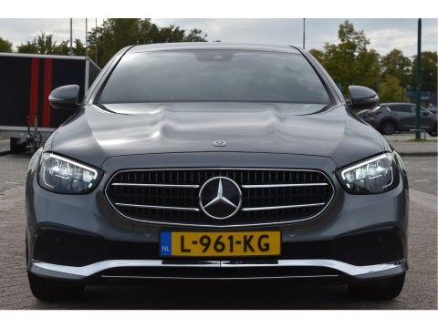 Mercedes-Benz E-Klasse 200 Exclusive Line Advantage Facelift | Afn.trekhaak | Camera | Sfeerverlichting | Carplay | Virtual cockpit | Stoelverwarming | LED