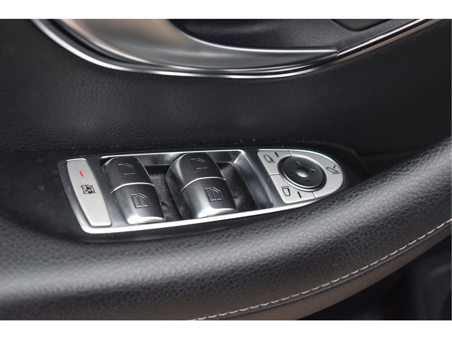 Mercedes-Benz E-Klasse 200 Exclusive Line Advantage Facelift | Afn.trekhaak | Camera | Sfeerverlichting | Carplay | Virtual cockpit | Stoelverwarming | LED