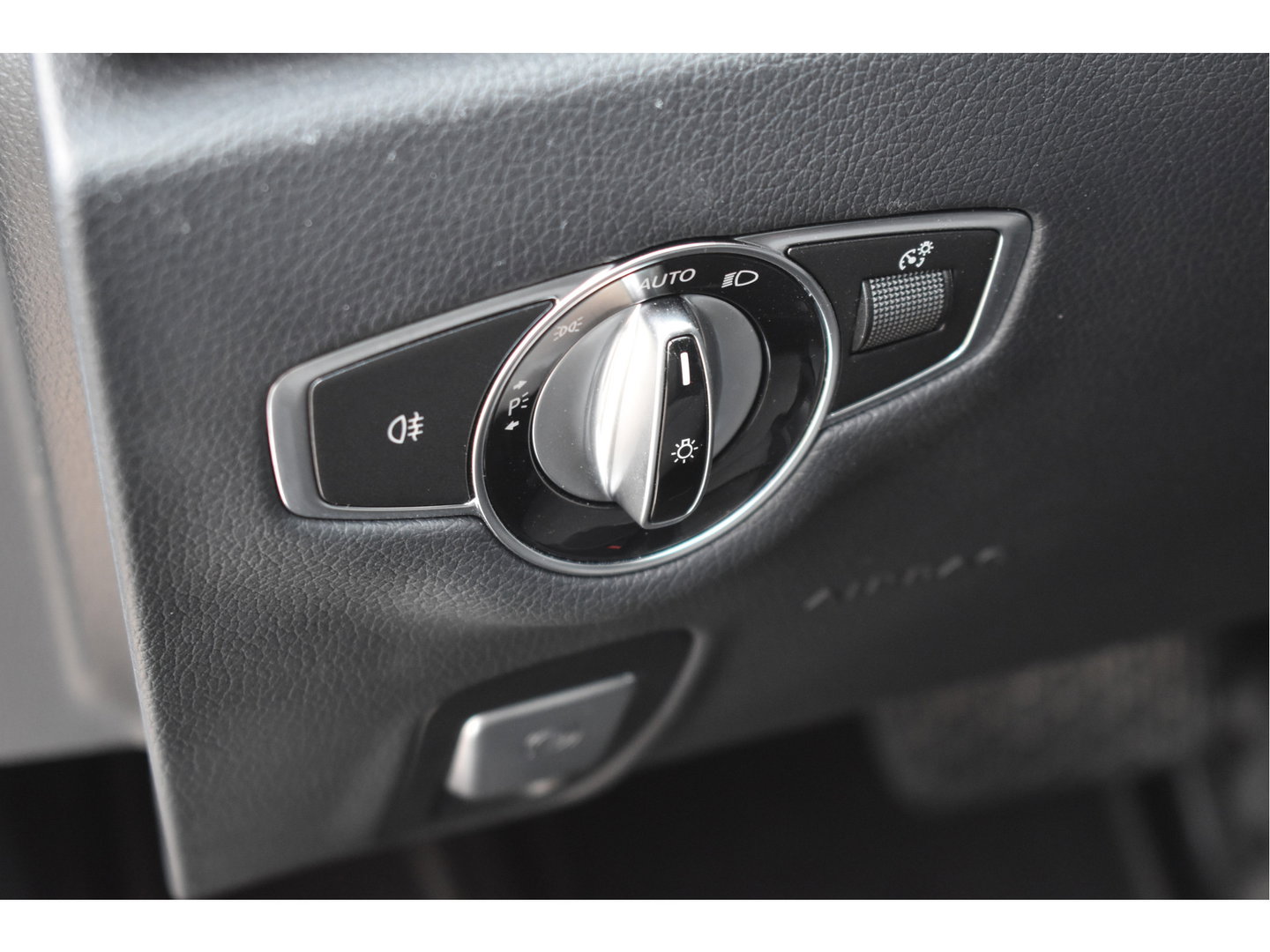 Mercedes-Benz E-Klasse 200 Exclusive Line Advantage Facelift | Afn.trekhaak | Camera | Sfeerverlichting | Carplay | Virtual cockpit | Stoelverwarming | LED