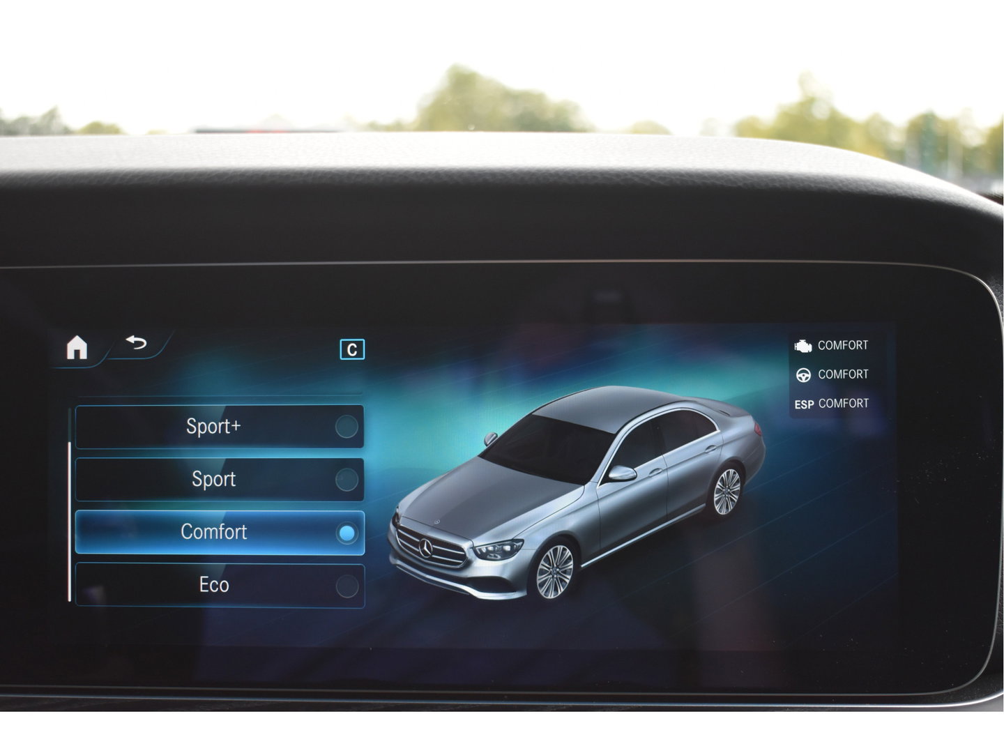 Mercedes-Benz E-Klasse 200 Exclusive Line Advantage Facelift | Afn.trekhaak | Camera | Sfeerverlichting | Carplay | Virtual cockpit | Stoelverwarming | LED