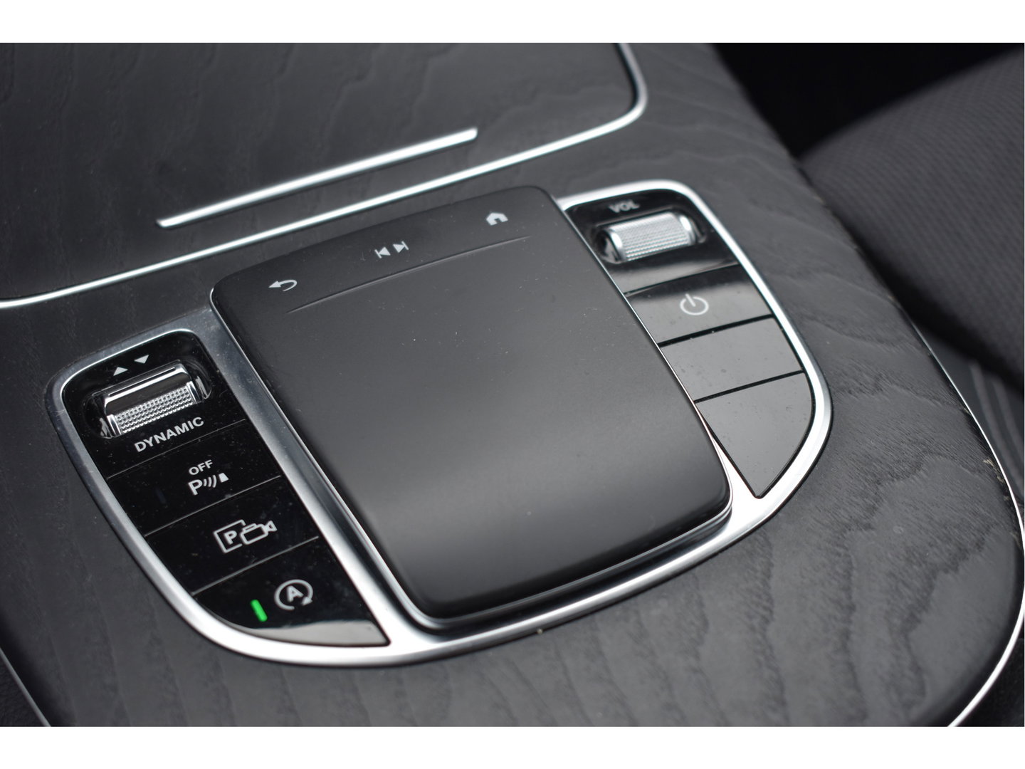 Mercedes-Benz E-Klasse 200 Exclusive Line Advantage Facelift | Afn.trekhaak | Camera | Sfeerverlichting | Carplay | Virtual cockpit | Stoelverwarming | LED