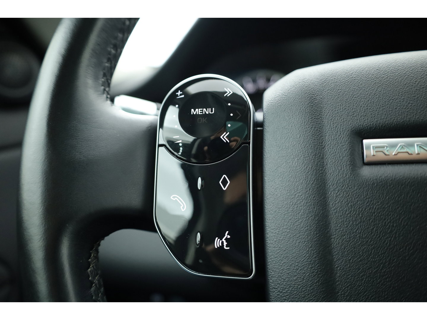 Land Rover Range Rover Evoque 1.5 P300e AWD S | Rijklaar! | Pano | Leder | Cruise Contr. | Camera | Apple CarPlay | Led | Stoelverw. | All Season