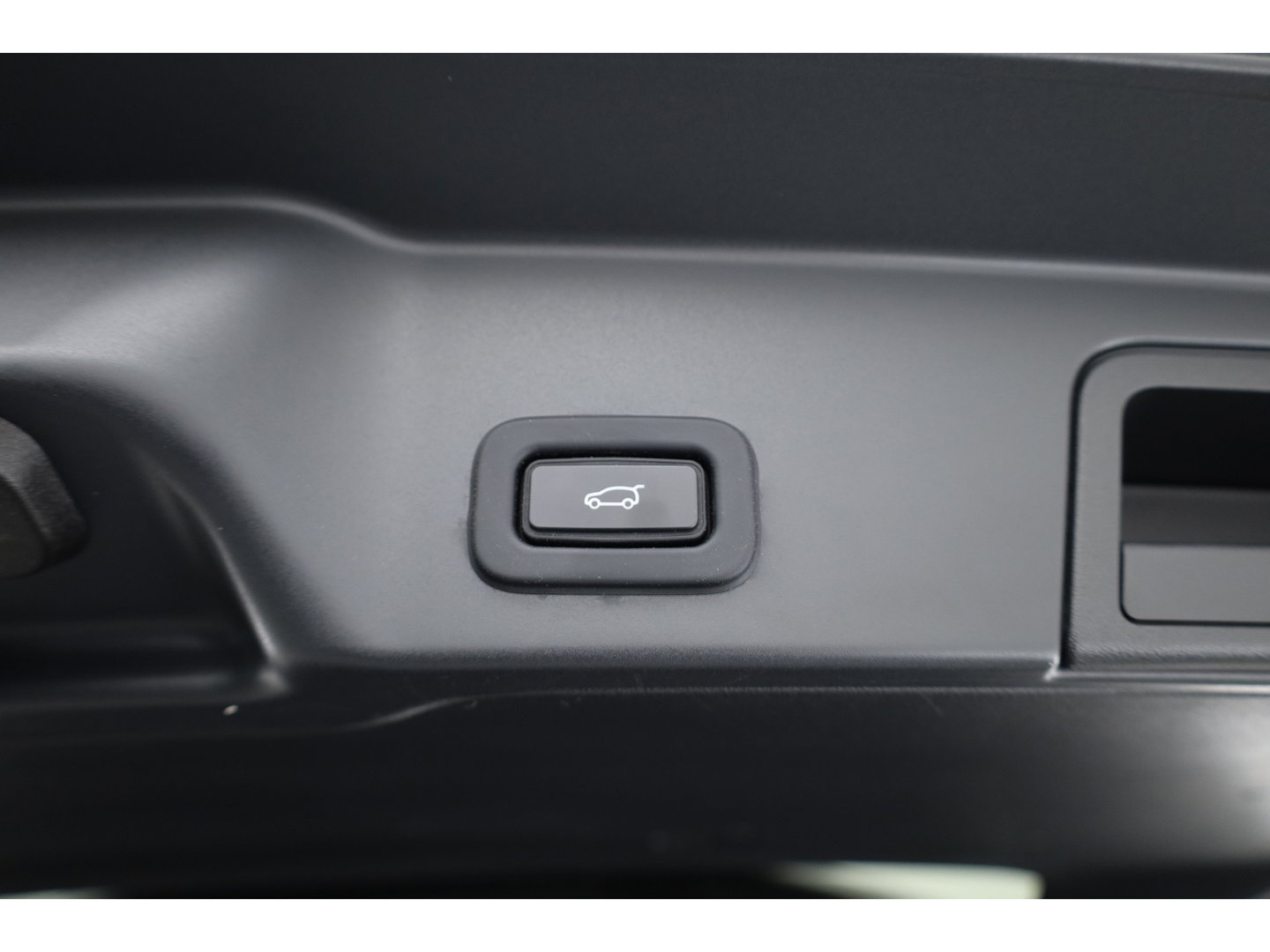 Land Rover Range Rover Evoque 1.5 P300e AWD S | Rijklaar! | Pano | Leder | Cruise Contr. | Camera | Apple CarPlay | Led | Stoelverw. | All Season