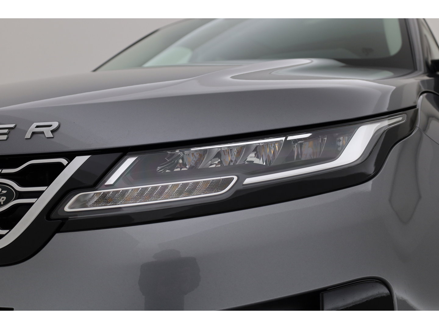 Land Rover Range Rover Evoque 1.5 P300e AWD S | Rijklaar! | Pano | Leder | Cruise Contr. | Camera | Apple CarPlay | Led | Stoelverw. | All Season
