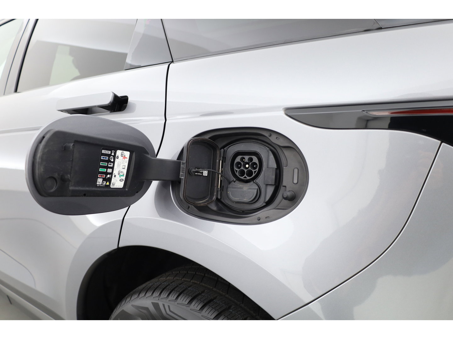 Land Rover Range Rover Evoque 1.5 P300e AWD S | Rijklaar! | Pano | Leder | Cruise Contr. | Camera | Apple CarPlay | Led | Stoelverw. | All Season