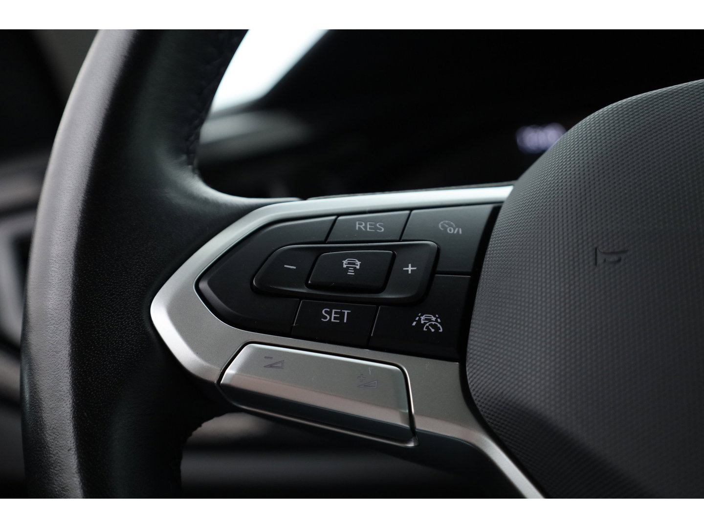 Volkswagen Polo 1.0 TSI Life Business | Orgi. NL | Rijklaar! | Apple CarPlay | Adapt. Cruise | Stoelverw. | PDC | Navi