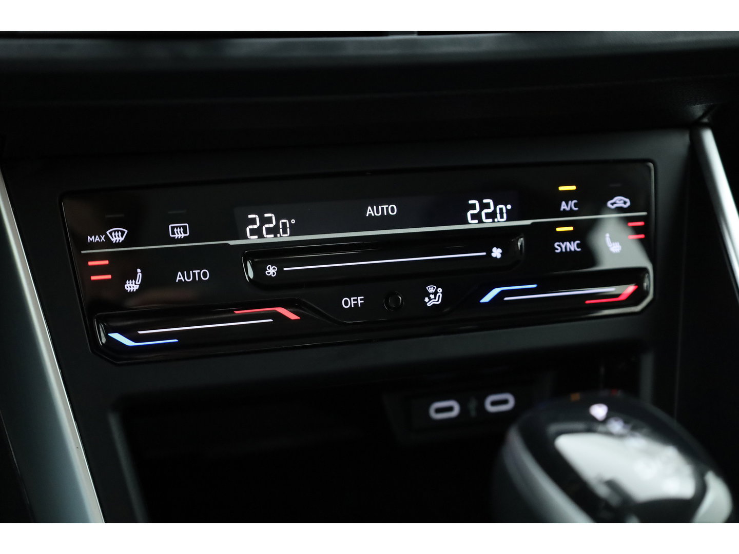 Volkswagen Polo 1.0 TSI Life Business | Orgi. NL | Rijklaar! | Apple CarPlay | Adapt. Cruise | Stoelverw. | PDC | Navi