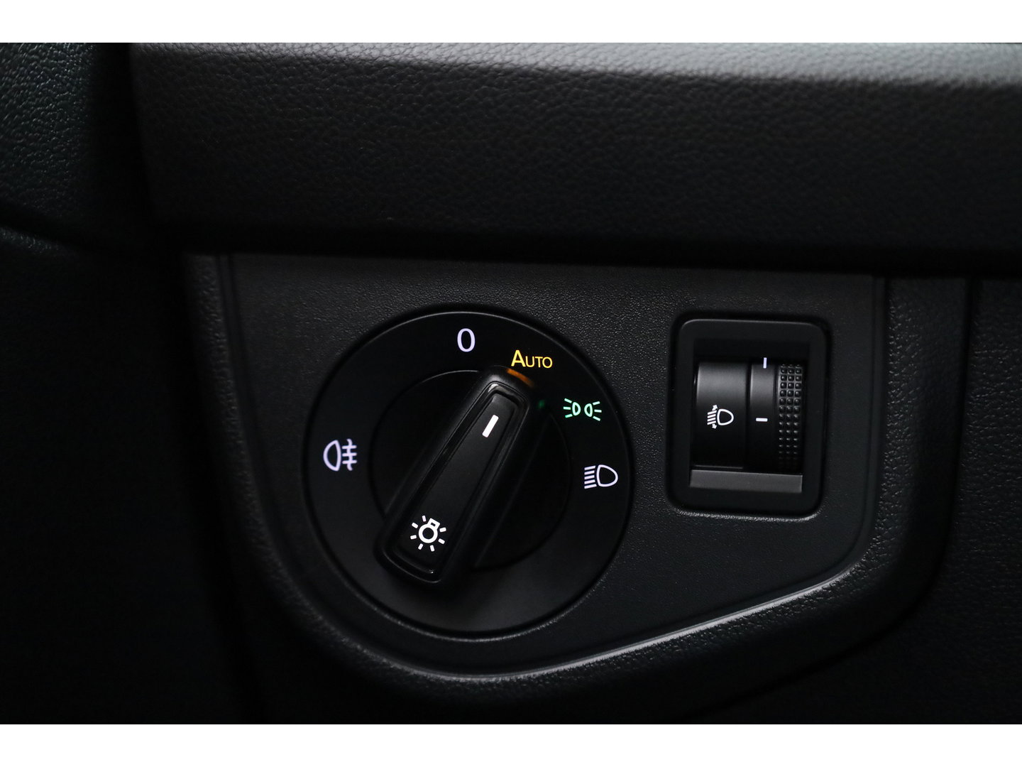 Volkswagen Polo 1.0 TSI Life Business | Orgi. NL | Rijklaar! | Apple CarPlay | Adapt. Cruise | Stoelverw. | PDC | Navi
