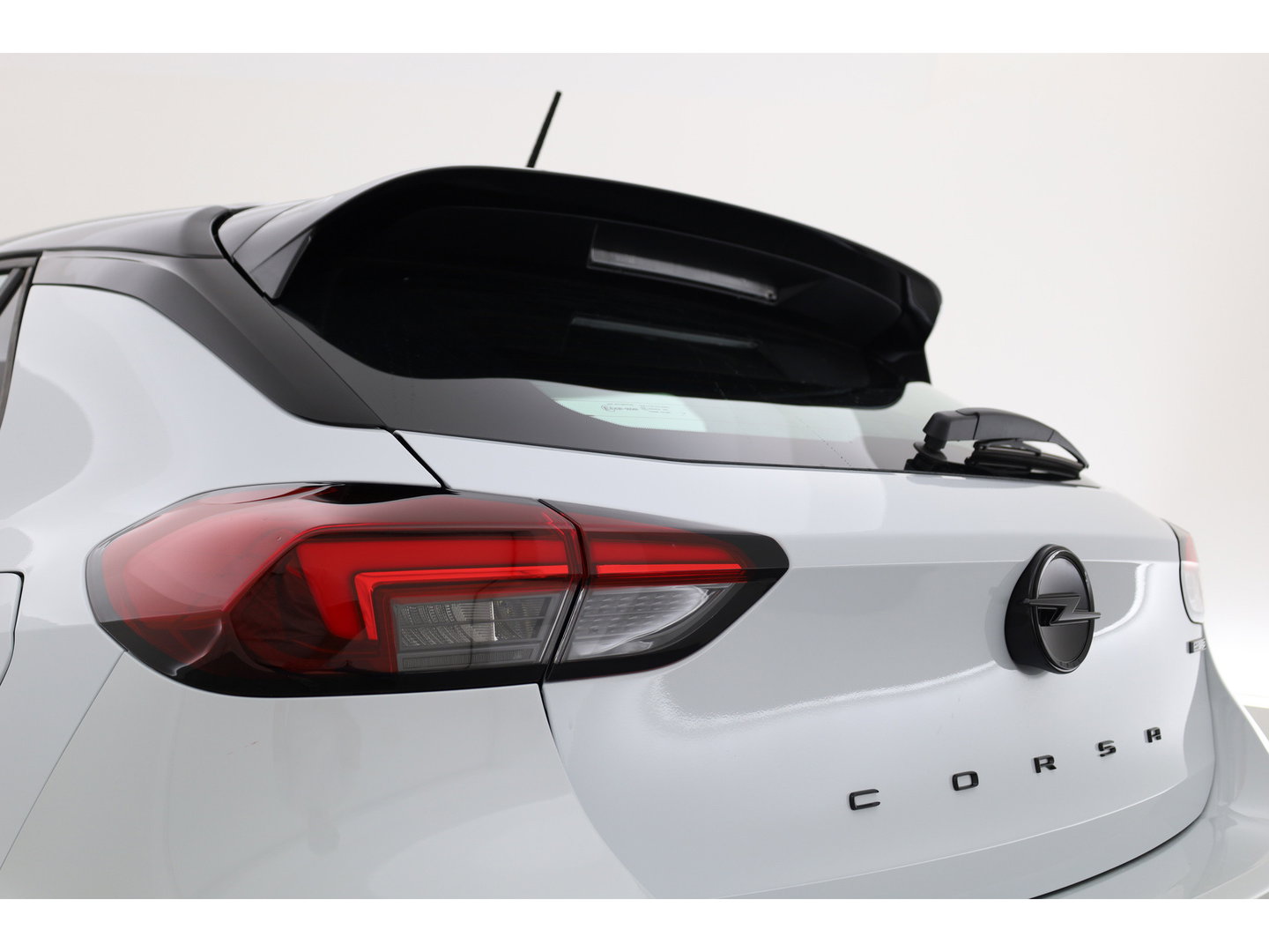 Opel Corsa 1.2 Turbo Hybrid GS 110pk!! | Rijklaar! | Camera | Apple CarPlay & Android Auto | DAB | Stoel-Stuurverw.