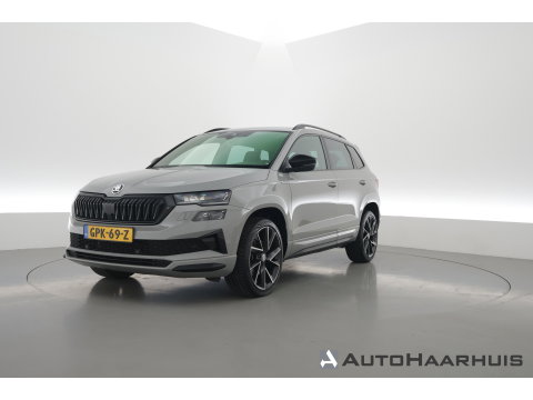 Škoda Karoq 1.5 TSI ACT Sportline | Leder | Elek. Trekhaak | Standkachel | 19'' | Camera | 4x Stoel- Stuurverw. | Apple CarPlay | Digi. Cockpit