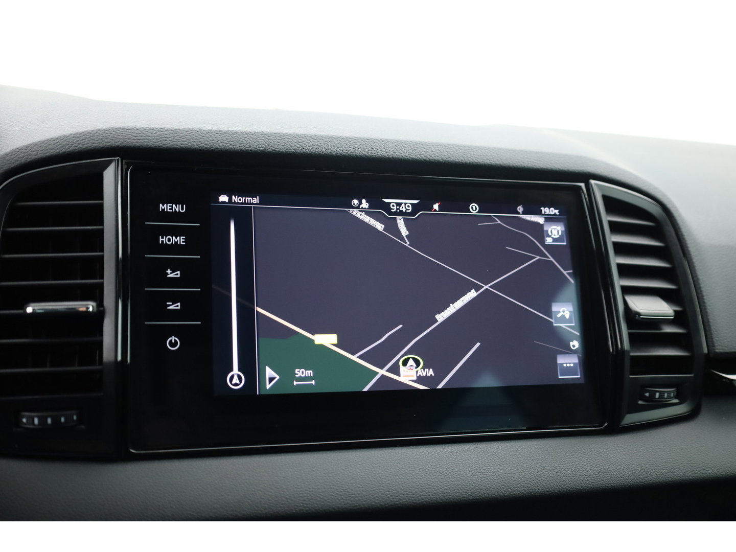 Škoda Karoq 1.5 TSI ACT Sportline | Leder | Elek. Trekhaak | Standkachel | 19'' | Camera | 4x Stoel- Stuurverw. | Apple CarPlay | Digi. Cockpit