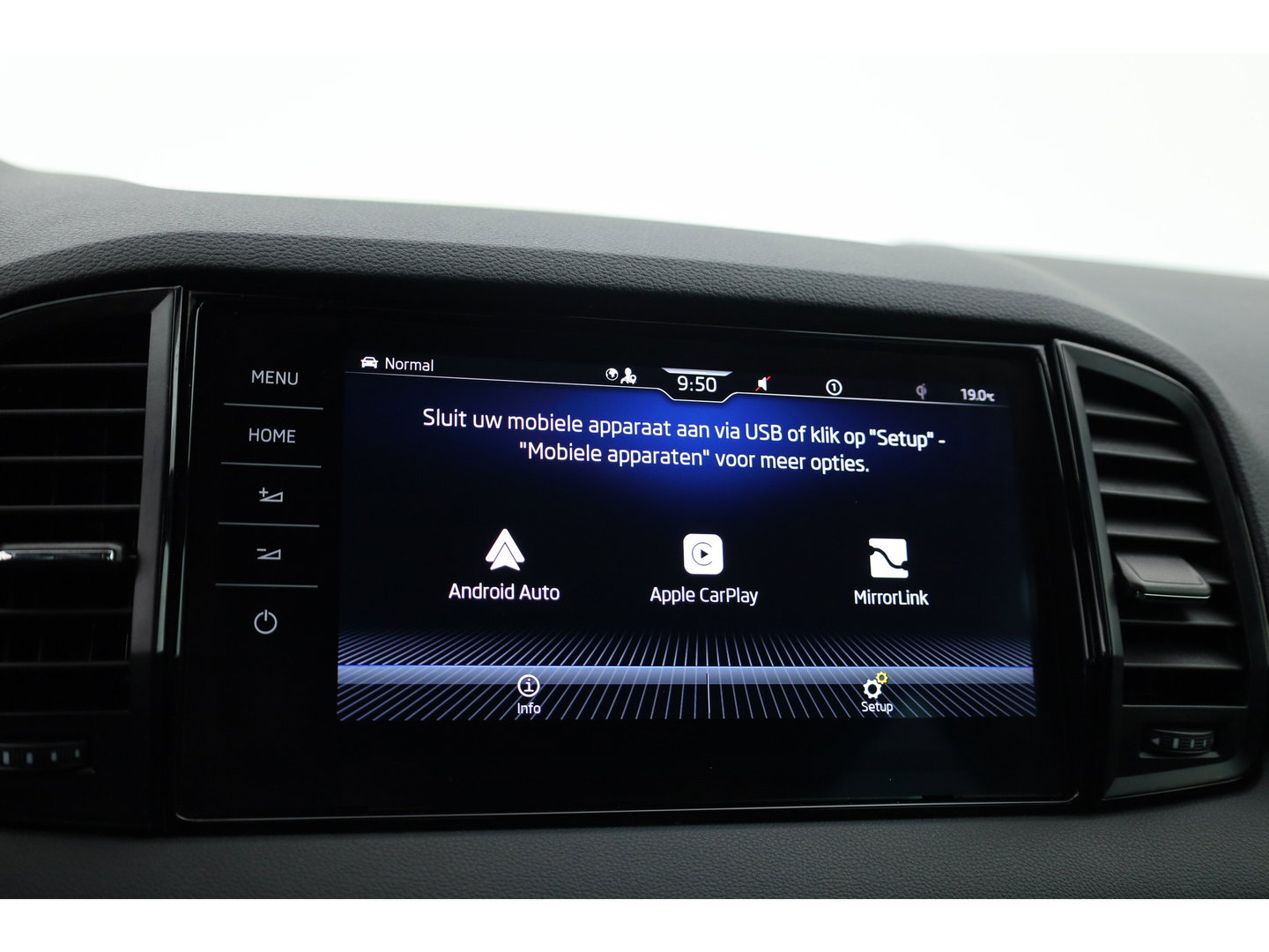 Škoda Karoq 1.5 TSI ACT Sportline | Leder | Elek. Trekhaak | Standkachel | 19'' | Camera | 4x Stoel- Stuurverw. | Apple CarPlay | Digi. Cockpit