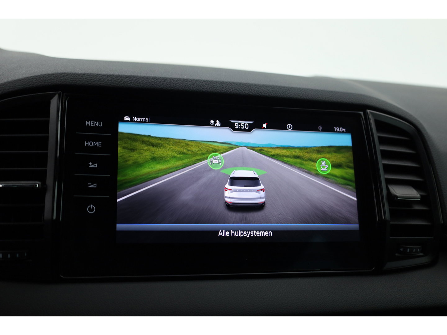 Škoda Karoq 1.5 TSI ACT Sportline | Leder | Elek. Trekhaak | Standkachel | 19'' | Camera | 4x Stoel- Stuurverw. | Apple CarPlay | Digi. Cockpit