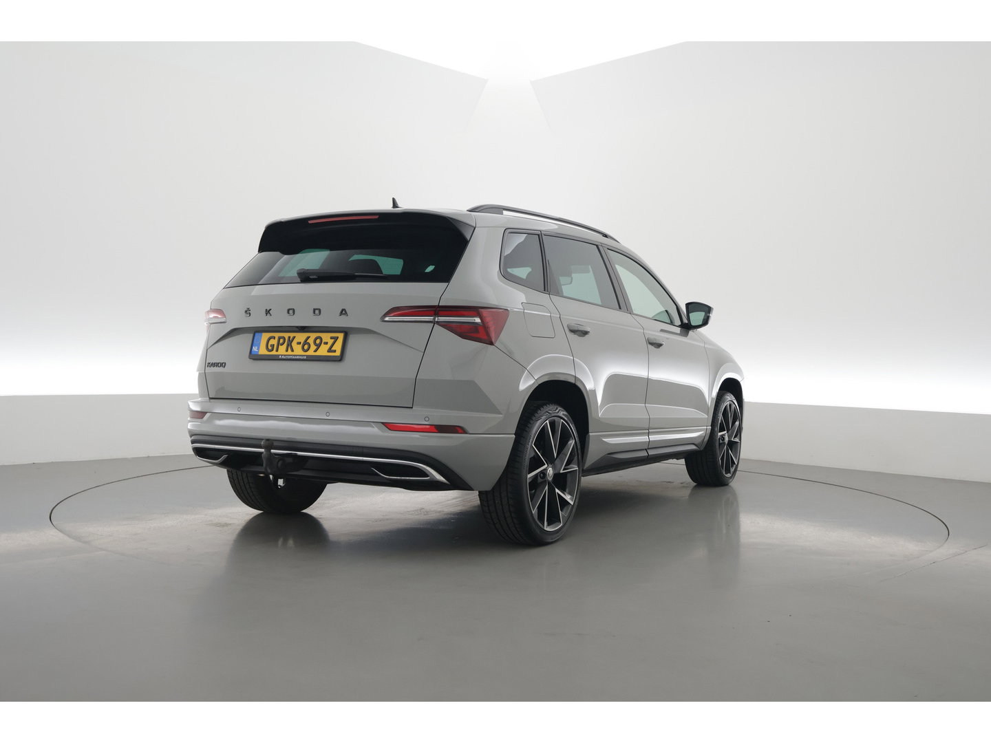 Škoda Karoq 1.5 TSI ACT Sportline | Leder | Elek. Trekhaak | Standkachel | 19'' | Camera | 4x Stoel- Stuurverw. | Apple CarPlay | Digi. Cockpit