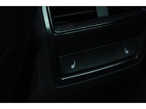Škoda Karoq 1.5 TSI ACT Sportline | Leder | Elek. Trekhaak | Standkachel | 19'' | Camera | 4x Stoel- Stuurverw. | Apple CarPlay | Digi. Cockpit