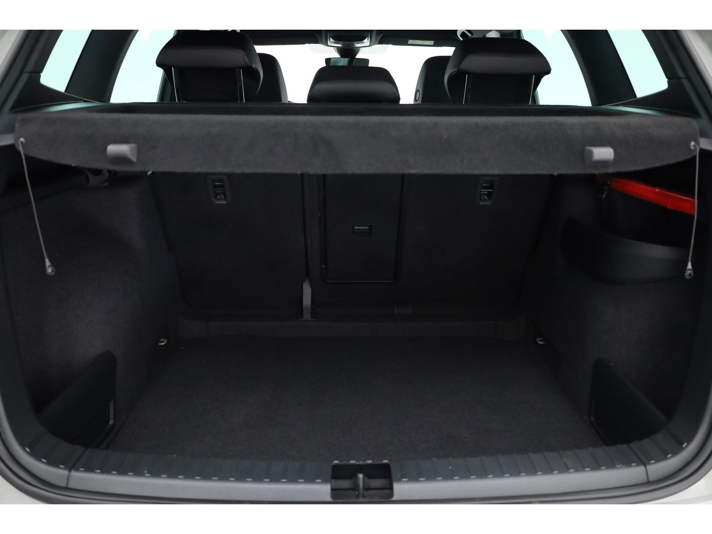 Škoda Karoq 1.5 TSI ACT Sportline | Leder | Elek. Trekhaak | Standkachel | 19'' | Camera | 4x Stoel- Stuurverw. | Apple CarPlay | Digi. Cockpit