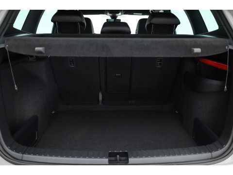 Škoda Karoq 1.5 TSI ACT Sportline | Leder | Elek. Trekhaak | Standkachel | 19'' | Camera | 4x Stoel- Stuurverw. | Apple CarPlay | Digi. Cockpit