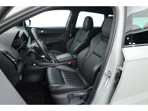 Škoda Karoq 1.5 TSI ACT Sportline | Leder | Elek. Trekhaak | Standkachel | 19'' | Camera | 4x Stoel- Stuurverw. | Apple CarPlay | Digi. Cockpit
