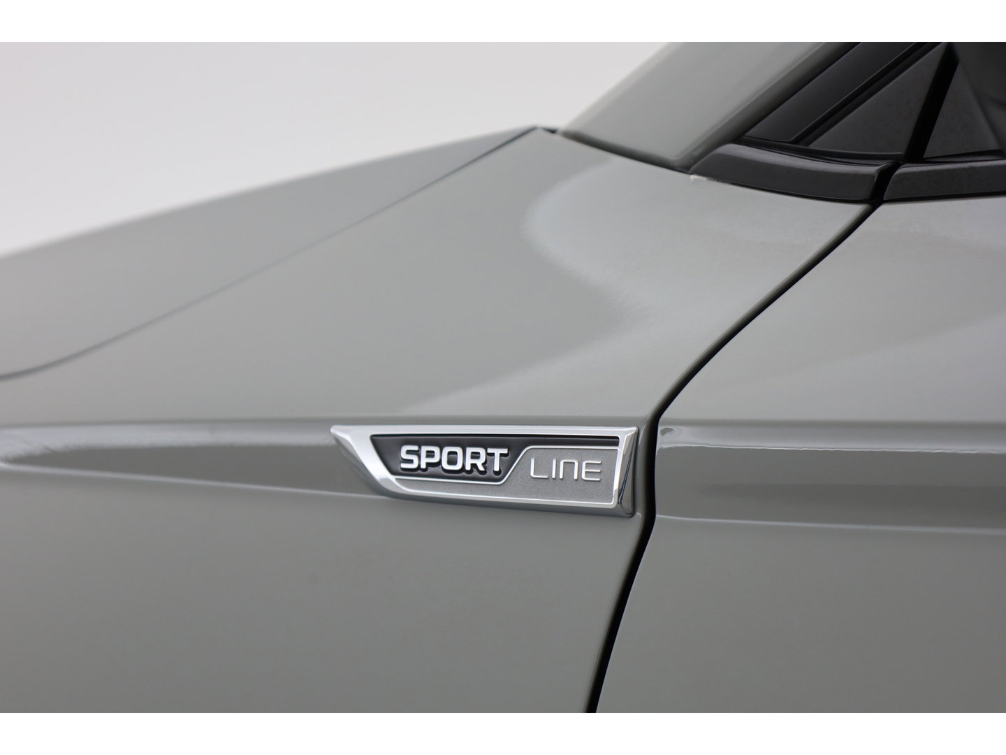 Škoda Karoq 1.5 TSI ACT Sportline | Leder | Elek. Trekhaak | Standkachel | 19'' | Camera | 4x Stoel- Stuurverw. | Apple CarPlay | Digi. Cockpit