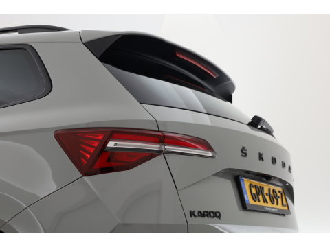 Škoda Karoq 1.5 TSI ACT Sportline | Leder | Elek. Trekhaak | Standkachel | 19'' | Camera | 4x Stoel- Stuurverw. | Apple CarPlay | Digi. Cockpit