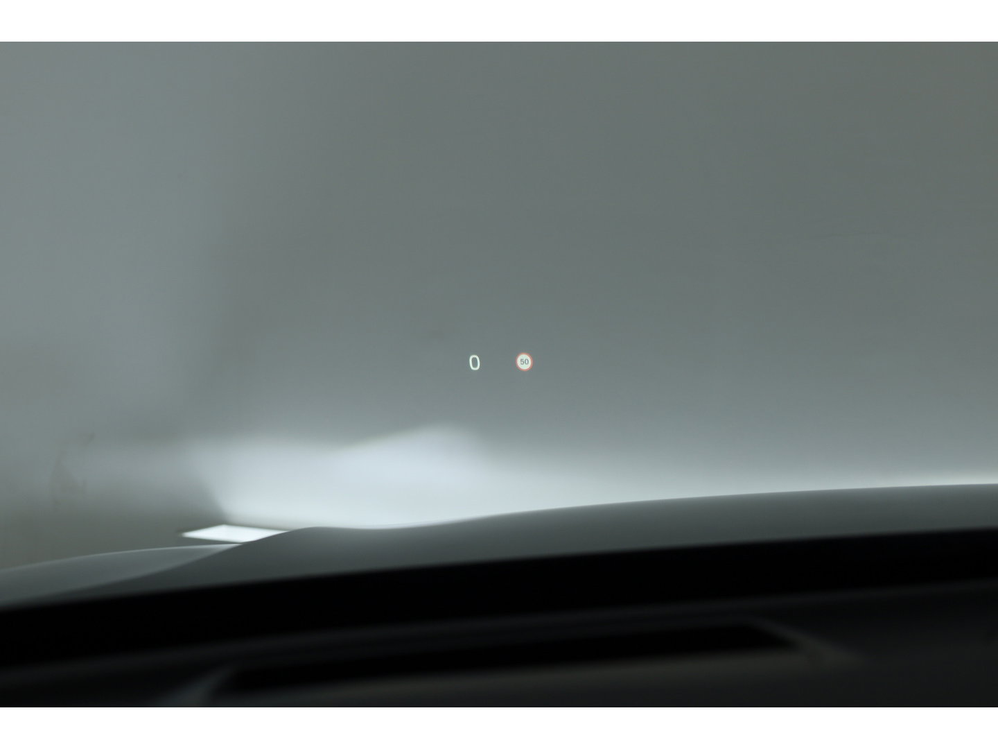 Volvo XC60 2.0 T8 Plug-in hybrid AWD Ultimate Dark | Pano | Trekhaak | HUD | Pilot Assist | Bliss | Leder | H&K | 360cam | Stoel- Stuurverw.