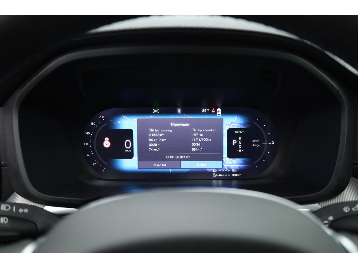 Volvo XC60 2.0 T8 Plug-in hybrid AWD Ultimate Dark | Pano | Trekhaak | HUD | Pilot Assist | Bliss | Leder | H&K | 360cam | Stoel- Stuurverw.