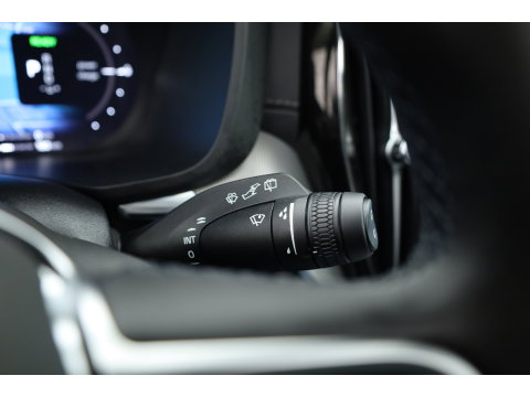 Volvo XC60 2.0 T8 Plug-in hybrid AWD Ultimate Dark | Pano | Trekhaak | HUD | Pilot Assist | Bliss | Leder | H&K | 360cam | Stoel- Stuurverw.