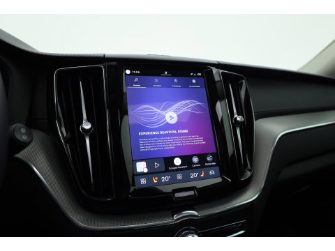 Volvo XC60 2.0 T8 Plug-in hybrid AWD Ultimate Dark | Pano | Trekhaak | HUD | Pilot Assist | Bliss | Leder | H&K | 360cam | Stoel- Stuurverw.