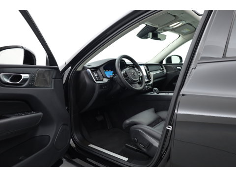 Volvo XC60 2.0 T8 Plug-in hybrid AWD Ultimate Dark | Pano | Trekhaak | HUD | Pilot Assist | Bliss | Leder | H&K | 360cam | Stoel- Stuurverw.