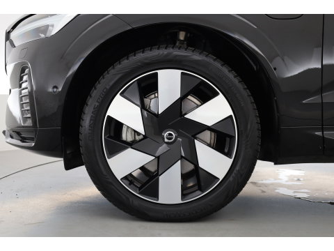 Volvo XC60 2.0 T8 Plug-in hybrid AWD Ultimate Dark | Pano | Trekhaak | HUD | Pilot Assist | Bliss | Leder | H&K | 360cam | Stoel- Stuurverw.