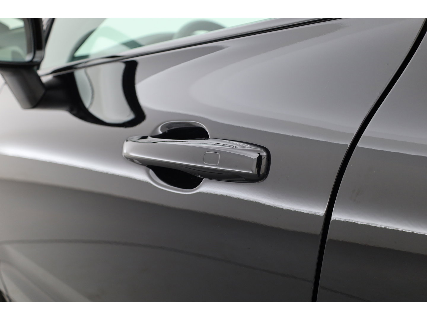 Volvo XC60 2.0 T8 Plug-in hybrid AWD Ultimate Dark | Pano | Trekhaak | HUD | Pilot Assist | Bliss | Leder | H&K | 360cam | Stoel- Stuurverw.