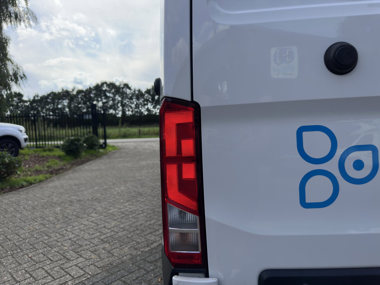 MAN eTGE Basis 36 kWh L3 H3 (2-Fase) {SoH-88%} Aut. *HEATPUMP | NAVI-FULLMAP | AIRCO | CRUISE | CAMERA | HEATED-ERGO-SEATS | PDC | DAB | WIFI | FULL-LED | 3-PERS |  CCS-FASTLOADER*