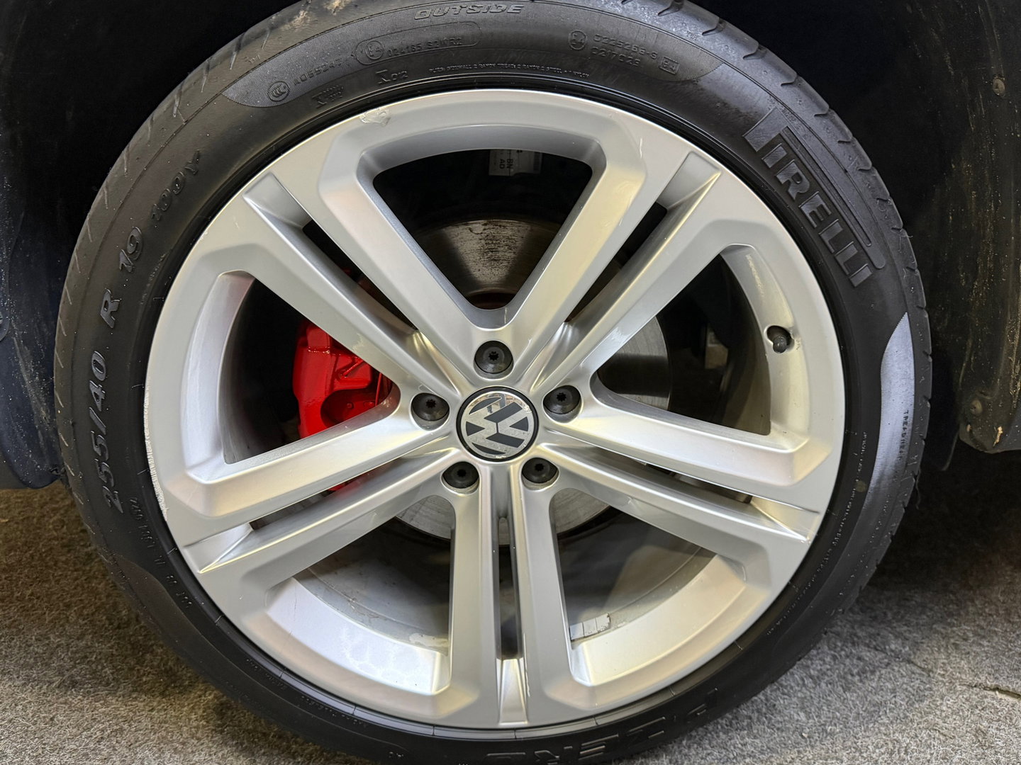 Volkswagen Tiguan 1.4 TSI R-Line Edition, Pano, Cruise, Trekh, 19"LM