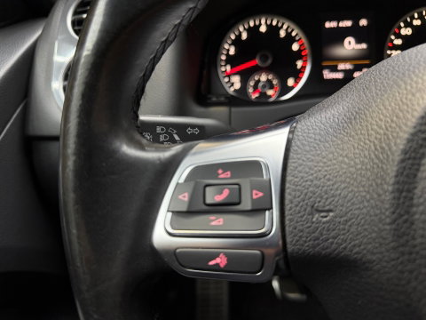 Volkswagen Tiguan 1.4 TSI R-Line Edition, Pano, Cruise, Trekh, 19"LM