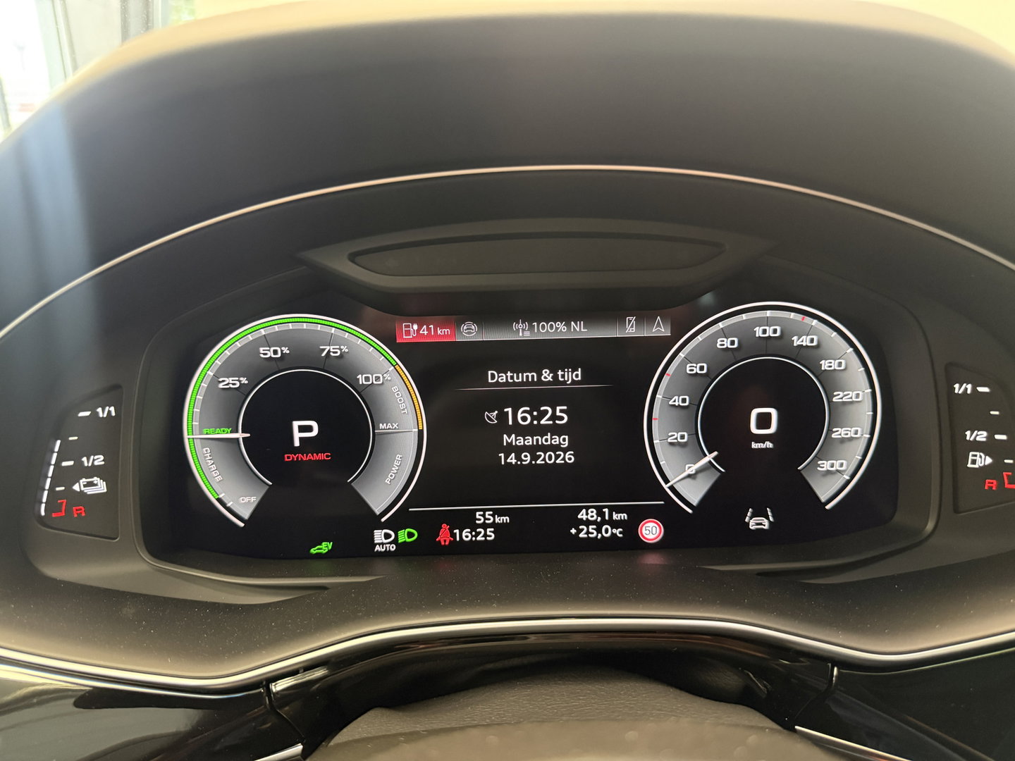 Audi Q8 60 TFSI e quattro Pro Line S Competition ACC Panoramadak 4 Wiel besturing